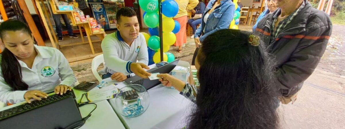 Todo un éxito la inauguración del primer Corresponsal Cooperativo Coosanluis